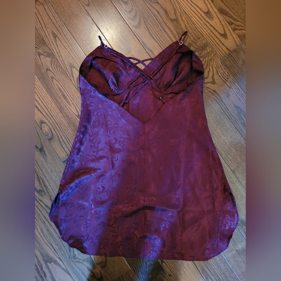 Satiny Lingerie, Burgundy - Picture 5 of 5